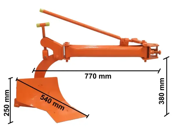 Pomarańczowy pług z widocznymi nazwami części pługa: lemiesz, redlica, korpus. Wymiary: 770 mm, 380 mm, 250 mm, 540 mm.